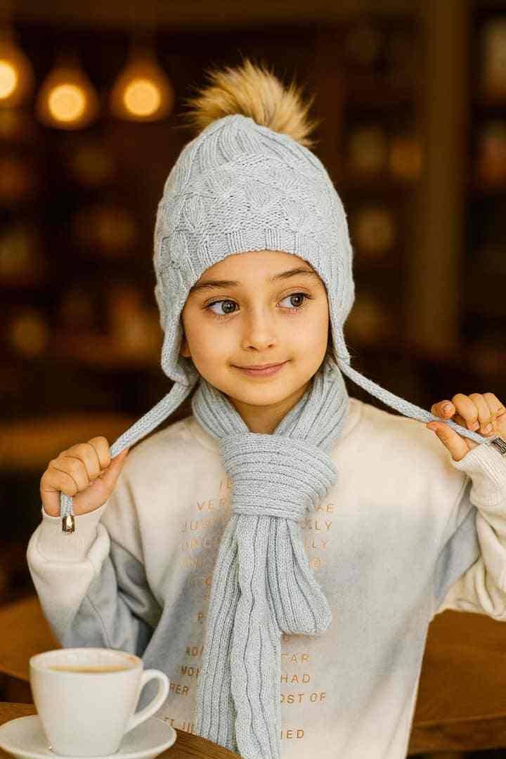 شال و کلاه طوسی داخل خز